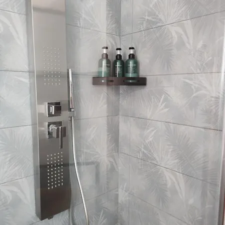 Dream Of - Free Parking - Ground Floor Apartment *